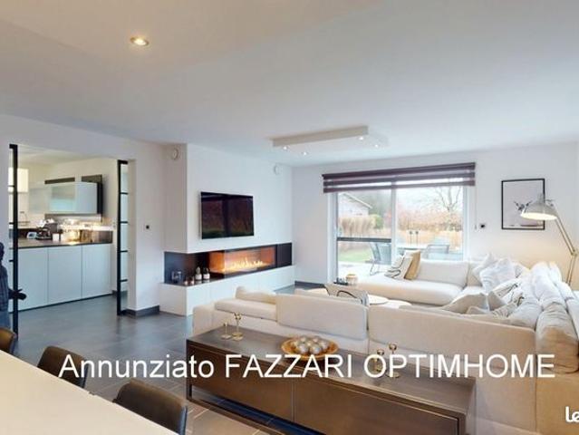 Maison 8 pièces 256 m²