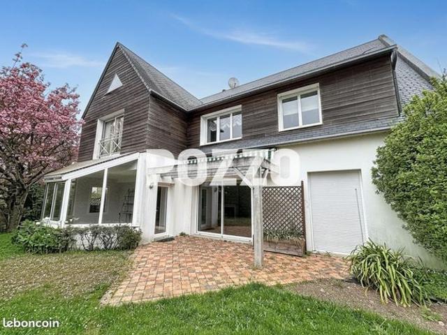 Maison 8 pièces 256 m²