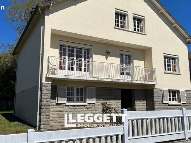 Maison 8 pièces 256 m²