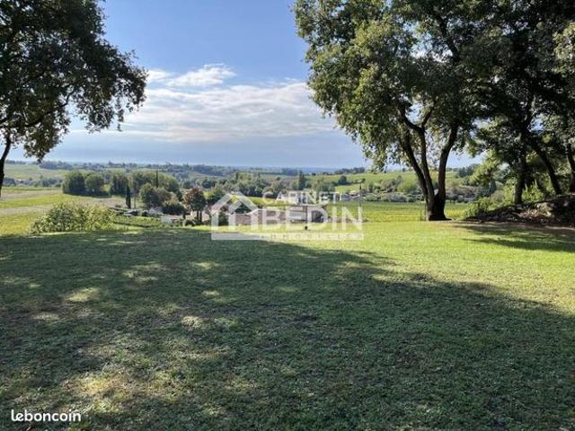 Maison 8 pièces 256 m²