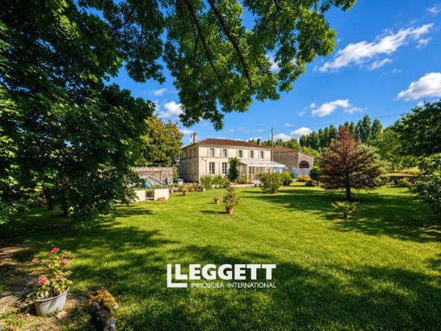 Maison 8 pièces 256 m²