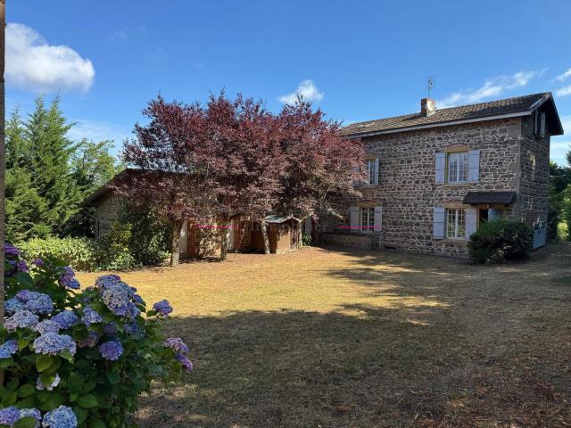 Maison 8 pièces 256 m²