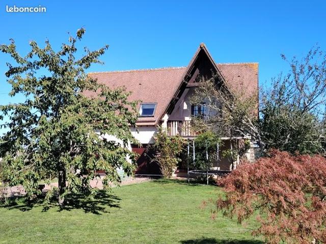 Maison 8 pièces 256 m²