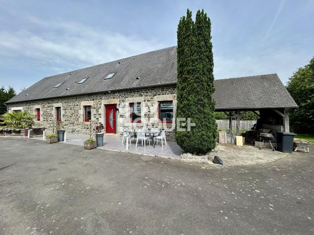 Maison 8 pièces 256 m²