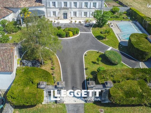Maison 8 pièces 257 m²