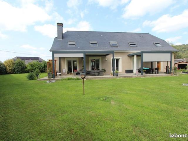 Maison 8 pièces 257 m²
