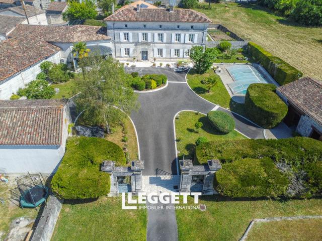 Maison 8 pièces 257 m²