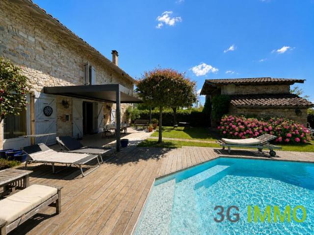 Maison 8 pièces 257 m²