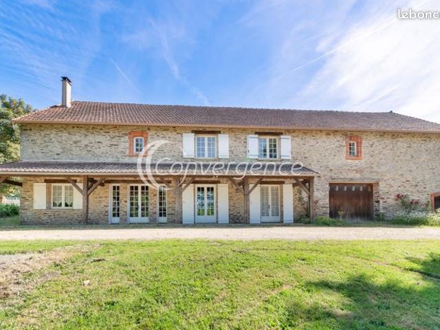 Maison 8 pièces 257 m²