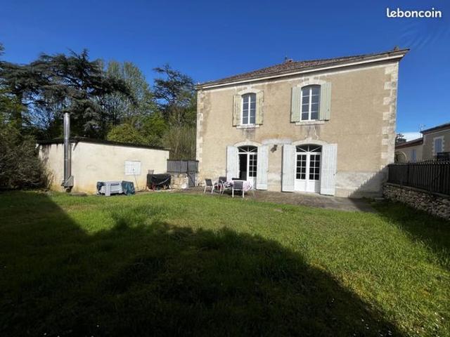 Maison 8 pièces 257 m²