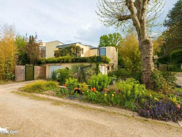 Maison 8 pièces 257 m²