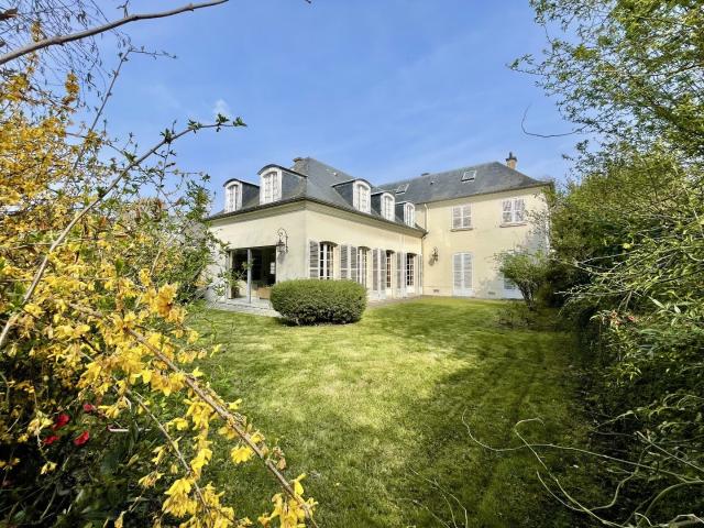 Maison 10 pièces 272 m²