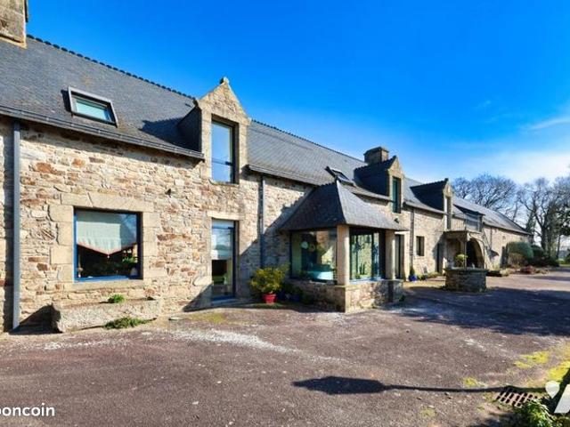 Maison 8 pièces 257 m²