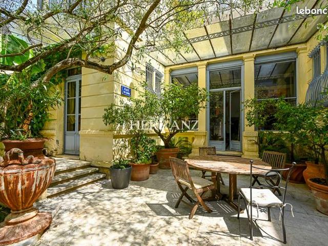 Maison 8 pièces 257 m²