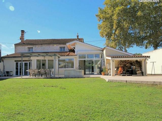Maison 8 pièces 257 m²