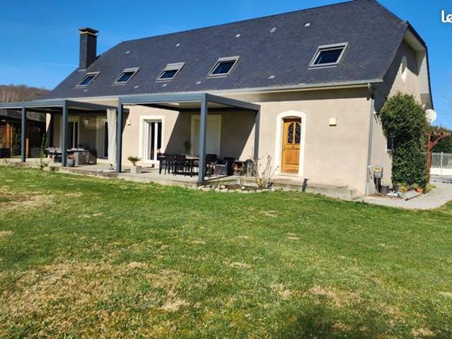 Maison 8 pièces 257 m²