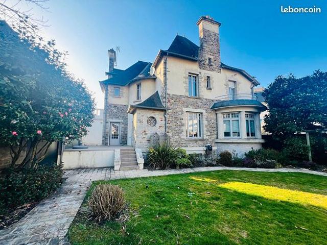 Maison 8 pièces 257 m²