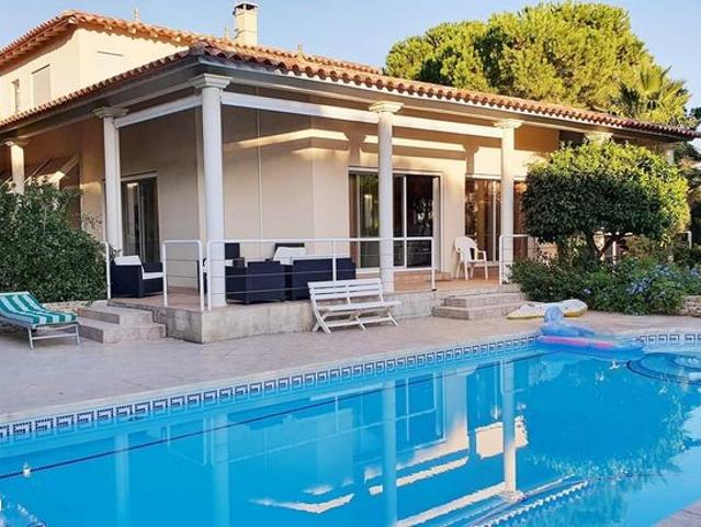 Maison 8 pièces 257 m²