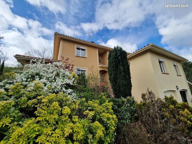 Maison 8 pièces 258 m²