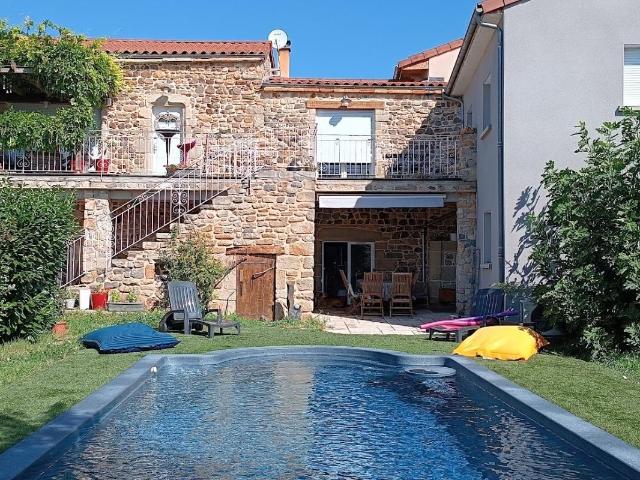 Maison 8 pièces 258 m²