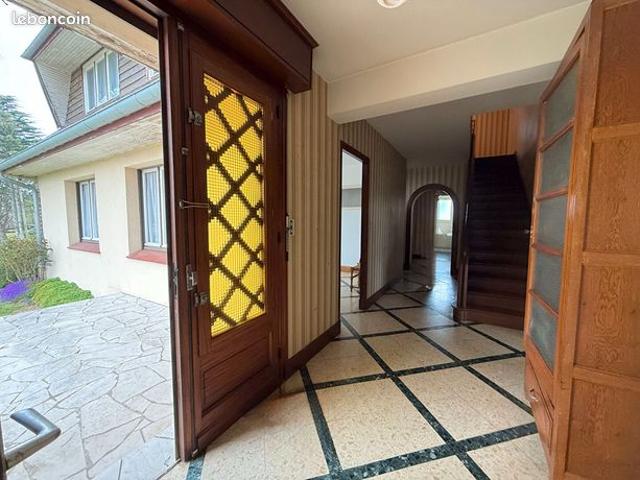 Maison 8 pièces 258 m²