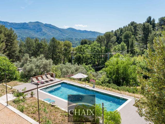 Maison 8 pièces 258 m²