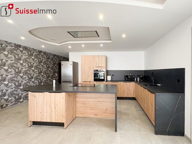 Maison 8 pièces 258 m²