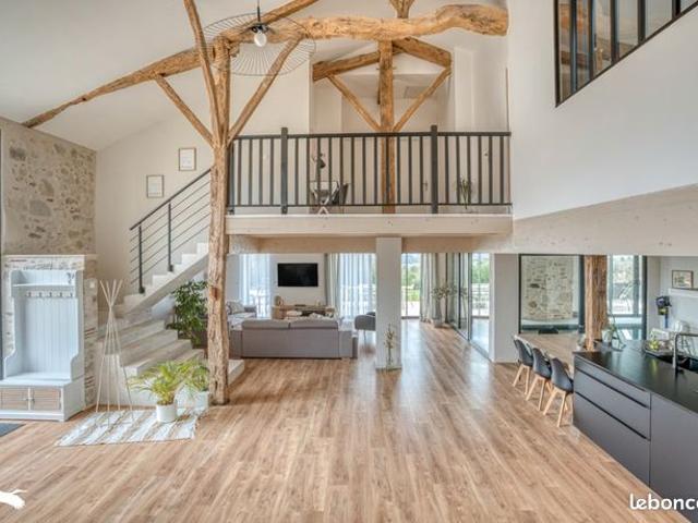 Maison 8 pièces 258 m²