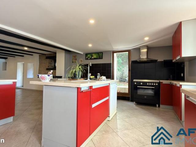 Maison 8 pièces 258 m²