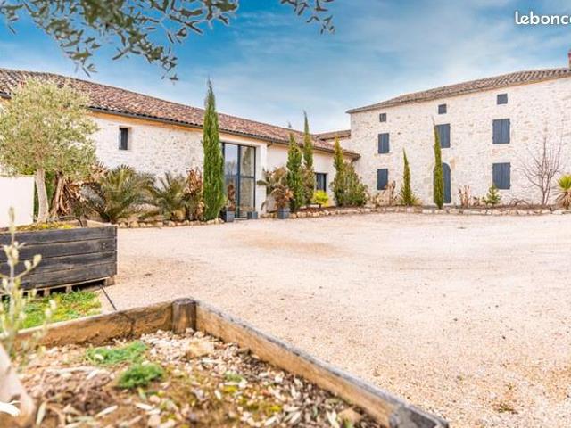 Maison 8 pièces 258 m²