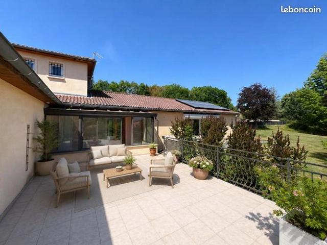Maison 8 pièces 258 m²