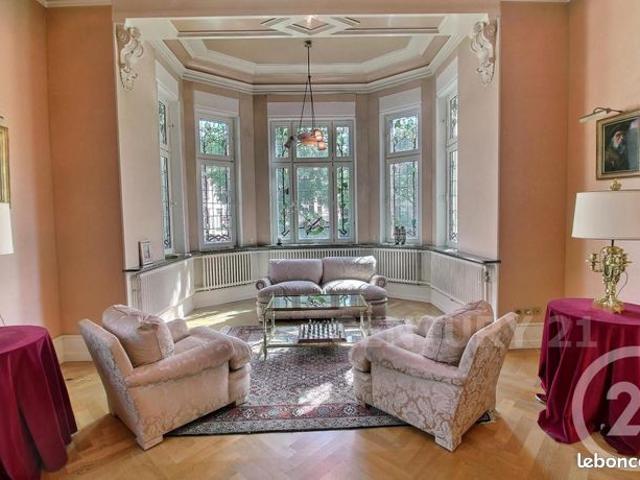 Maison 8 pièces 258 m²