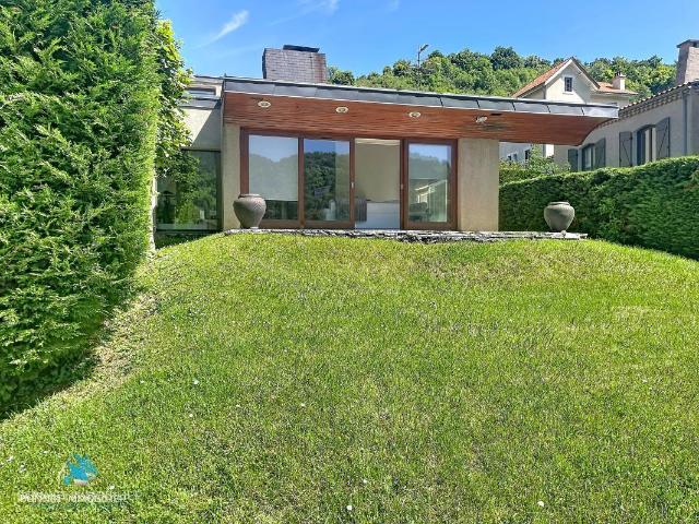 Maison 8 pièces 258 m²