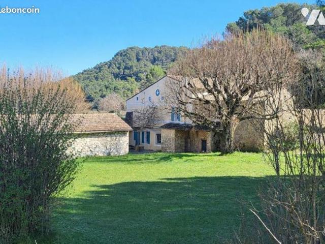 Maison 8 pièces 258 m²