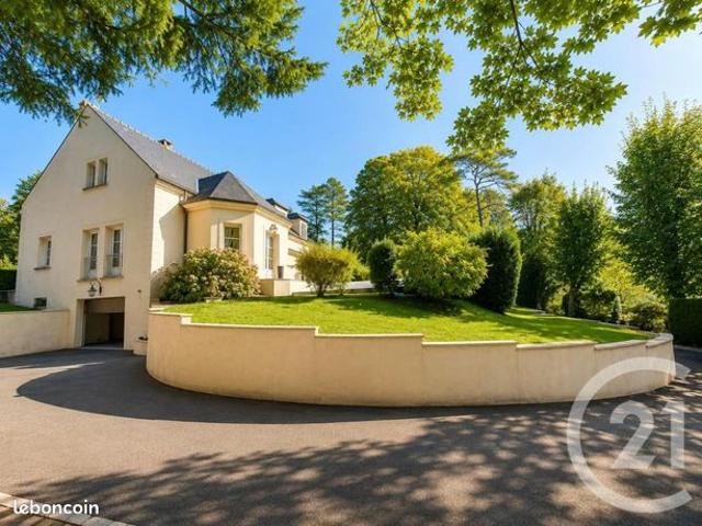 Maison 8 pièces 259 m²