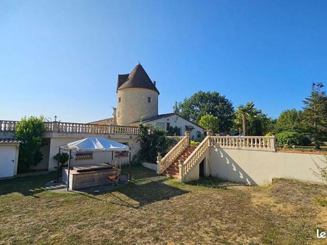 Maison 8 pièces 259 m²