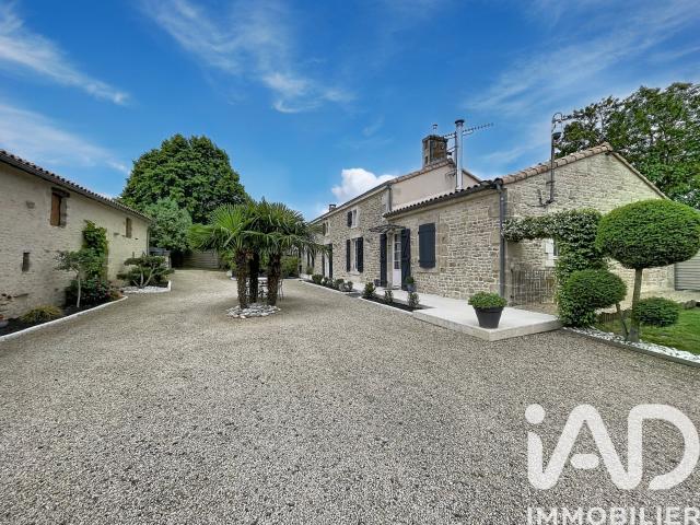 Maison 8 pièces 259 m²