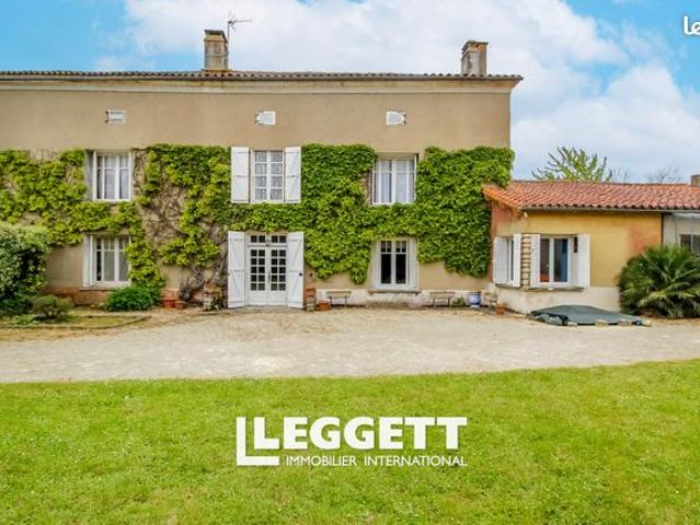 Maison 8 pièces 259 m²