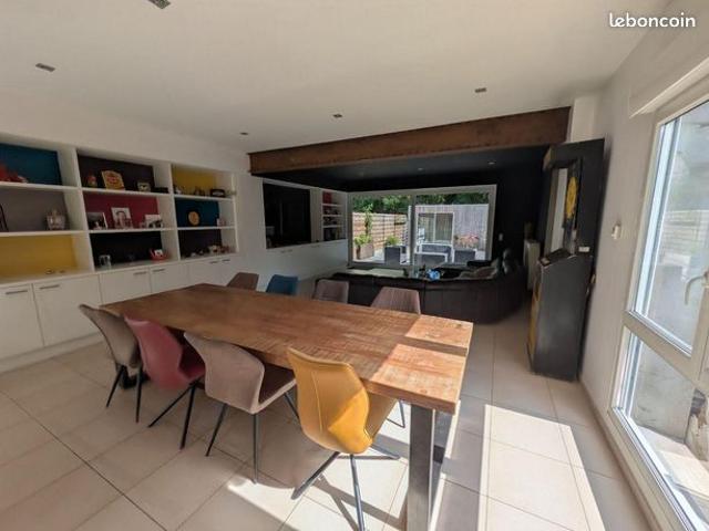 Maison 8 pièces 259 m²