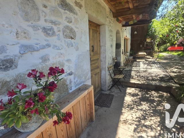 Maison 8 pièces 259 m²