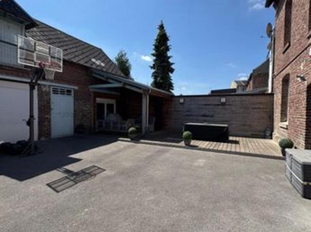 Maison 8 pièces 250 m²