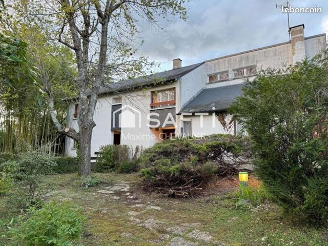 Maison 8 pièces 250 m²