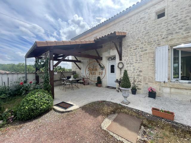 Maison 8 pièces 250 m²
