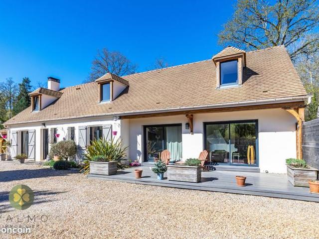 Maison 8 pièces 250 m²