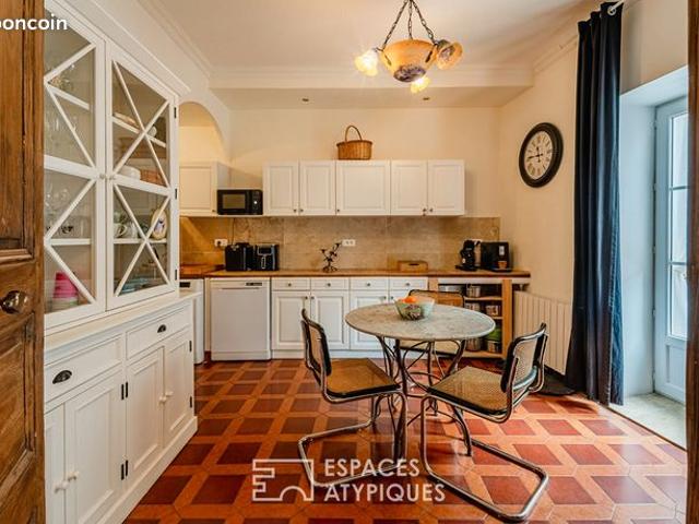Maison 8 pièces 250 m²