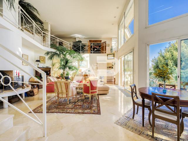 Maison 8 pièces 250 m²