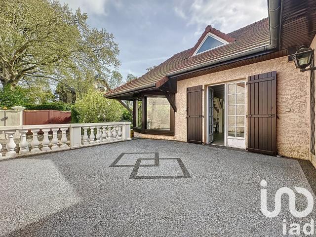 Maison 8 pièces 250 m²