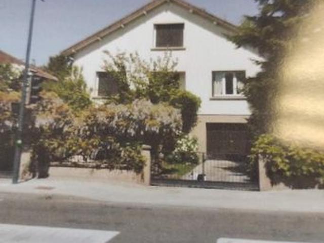 Maison 8 pièces 250 m²