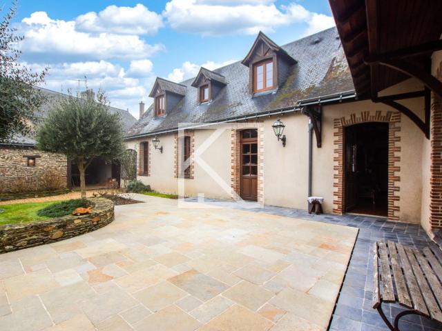 Maison 8 pièces 250 m²