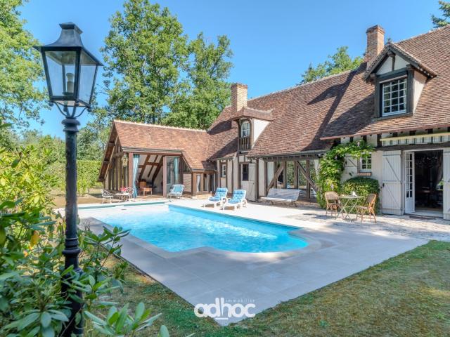 Maison 8 pièces 250 m²
